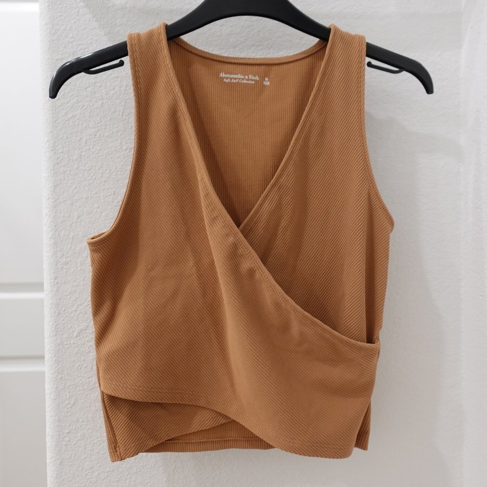 Abercrombie & Fitch Soft AF Seamless Ribbed Wrap Tank Beige/Tan